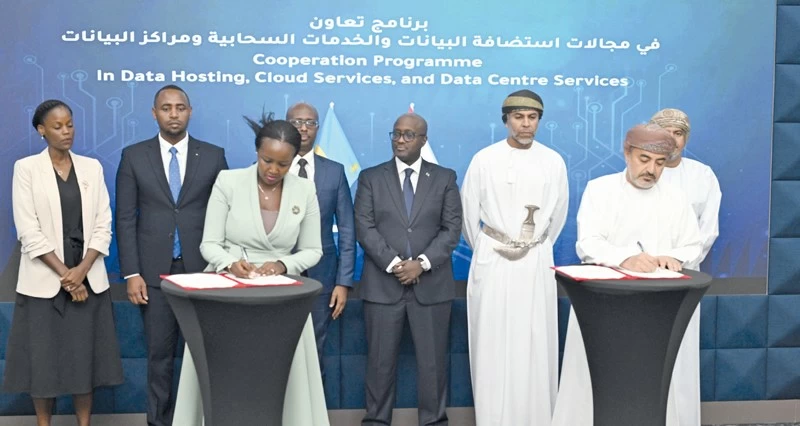 سلطنة عمان ورواندا توقعان 4 اتفاقيات وبرامج تعاون فـي قطاعات اللوجستيات والموانئ البرية وسلاسل الإمداد ومراكز البيانات