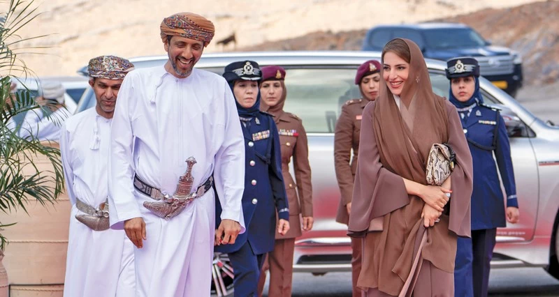 السيدة الجليلة تزور مشروع طريق السلطان فيصل بن تركي ومشروع تطوير إطلالة خليج أيمس بمحافظة مسندم