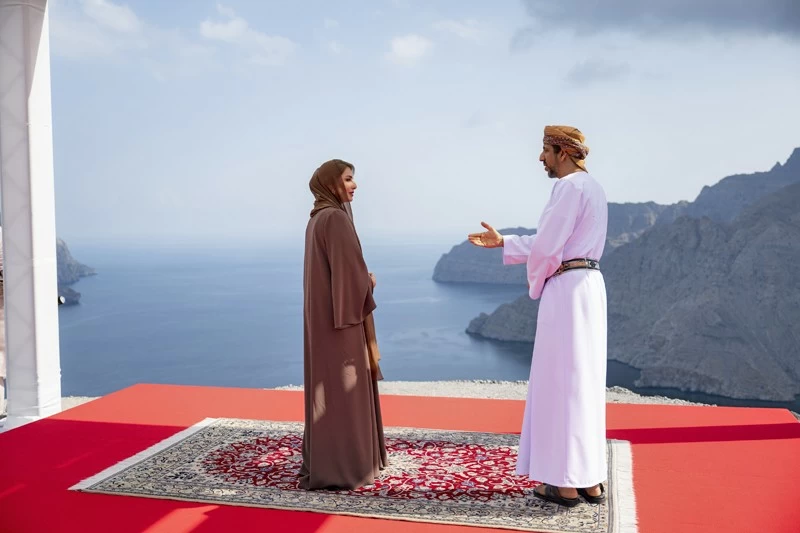 السيدة الجليلة تزور مشروع طريق السلطان فيصل بن تركي ومشروع تطوير إطلالة خليج أيمس بمحافظة مسندم