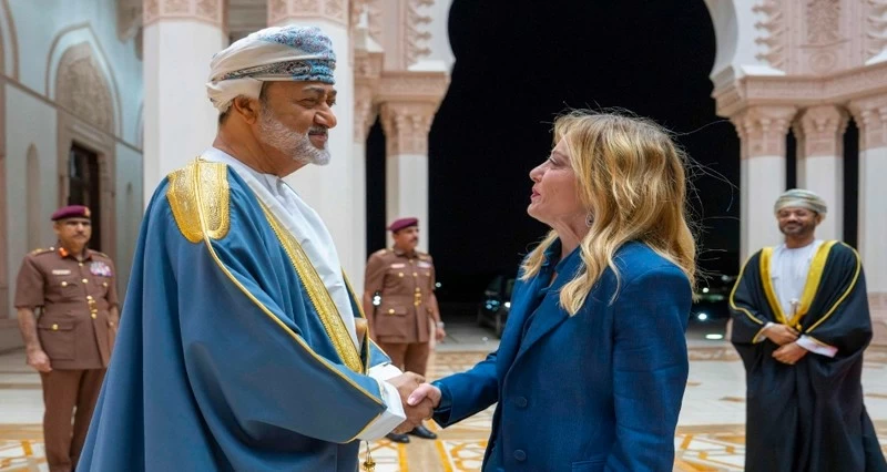 جلالةُ السُّلطان يستقبلُ رئيسة الوزراء الإيطالية ويعقدان جلسة مباحثات 