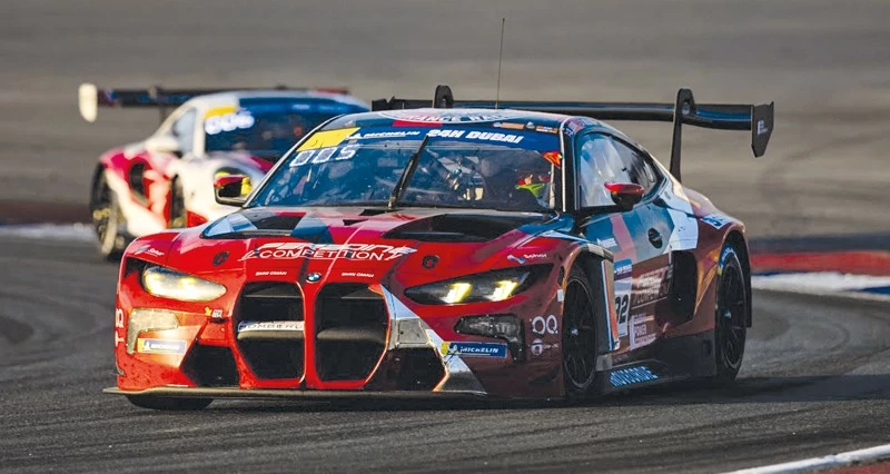 الحارثي يخرج فـي اللحظات الأخيرة من سباق 24 ساعة بدبي