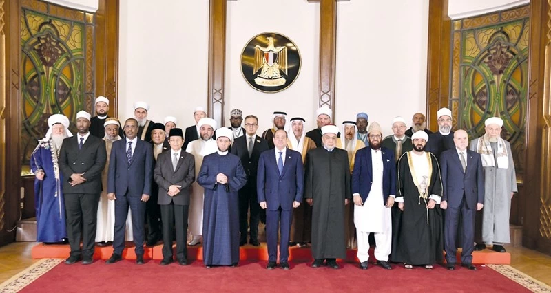 الرئيس المصري يلتقي بوزير الأوقاف والشؤون الدينية