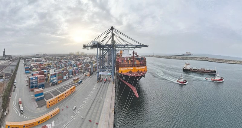 ميناء صحار والمنطقة الحرة يرسخ مكانته فـي مسيرة التنويع الاقتصادي فـي سلطنة عمان