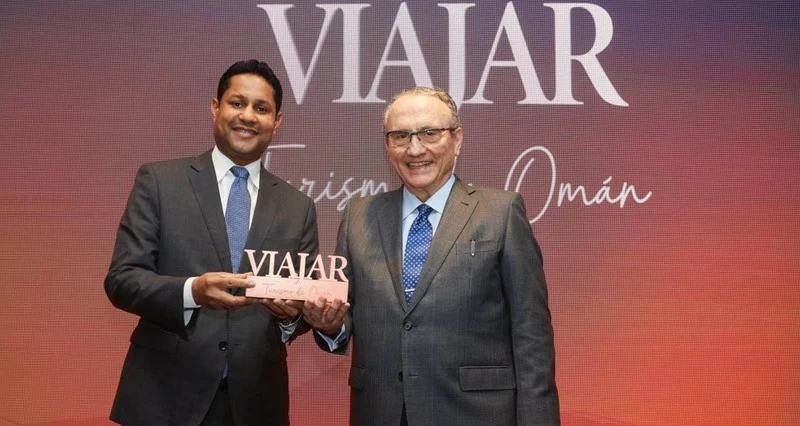 سلطنة عمان تحصد جائزة الوجهة السياحية الصاعدة لعام 2026 فـي إسبانيا