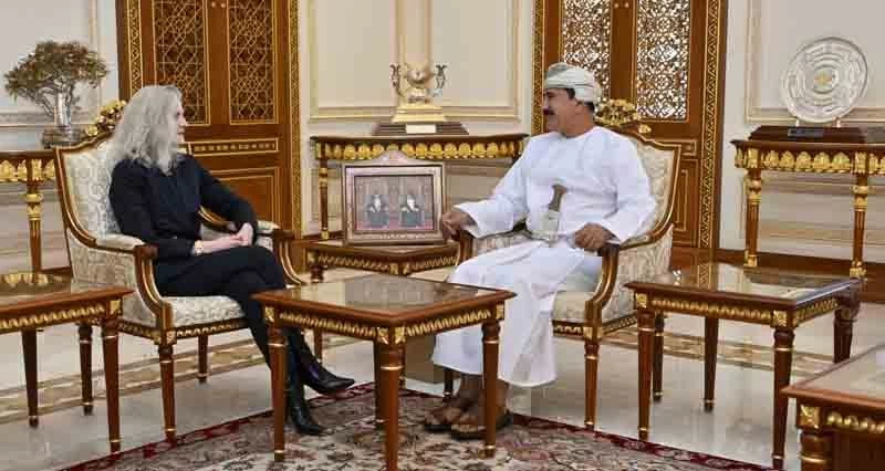 وزير المكتب السلطاني يستقبل سفير فلسطين ومسؤولة أميركية