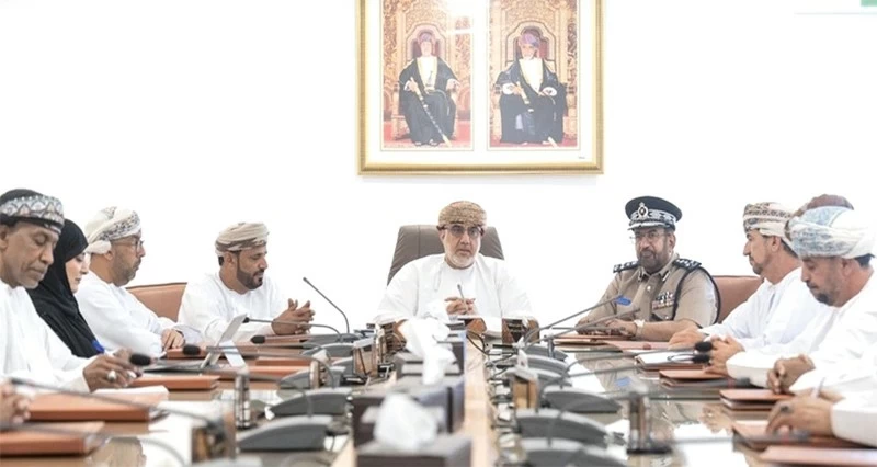 استعراض المبادرات والمؤشرات والمشاريع الإنمائية لعدد من المحافظات
