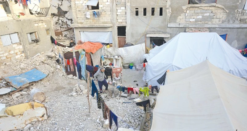 قصف &laquo;إسرائيلي&raquo; وتفجير &laquo;مفخخات&raquo; فـي غزة .. ومداهمات بالضفة