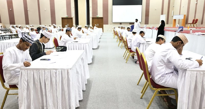 بدء اختبارات التصفية الأولى للأولمبيادات العلمية فـي جنوب الشرقية وشمال الباطنة