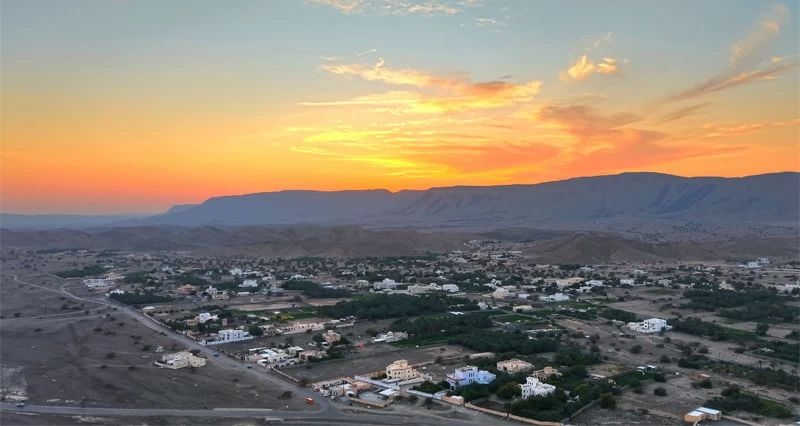 العارض .. واحة زراعية غناء فـي عبري