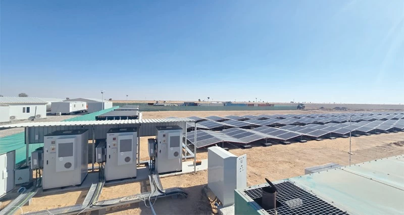 تشغيل نظام للطاقة الشمسية فـي المنطقة الاقتصـــــادية الخاصة بالظاهرة