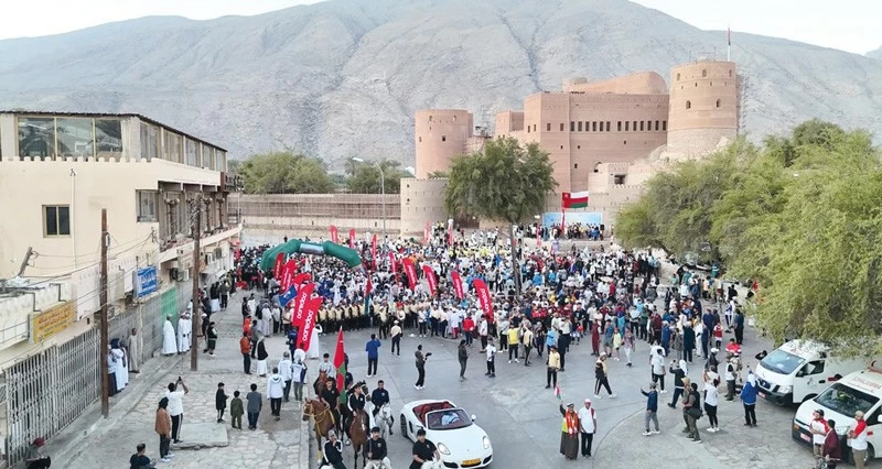 6 آلاف مشارك فـي مسير رياضي سياحي بالرستاق