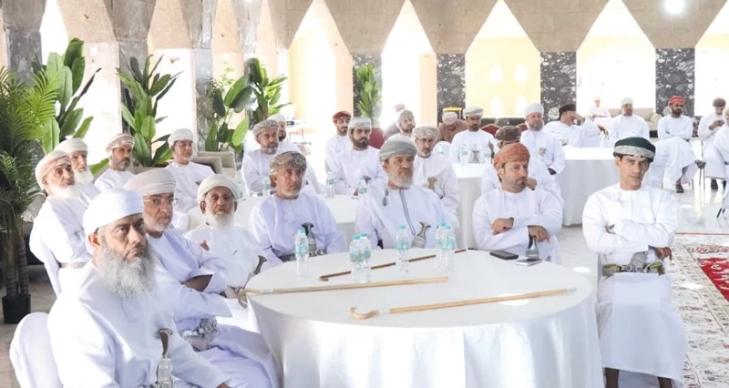 الكشف عن المشاريع التنموية والخدمية فـي إبراء