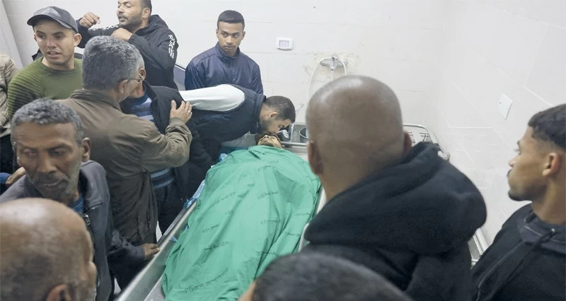 شهداء فـي قصف &laquo;إسرائيلي&raquo; على خيام النازحين بغزة .. وأكثر من 18 ألفا بحاجة لرعاية طبية متخصصة غير متوافرة بالقطاع