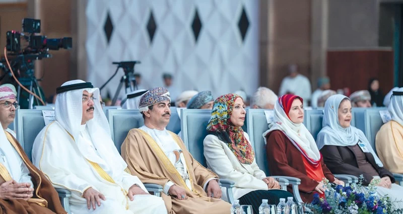 دعم التمكين المهني للمعلمين وتطوير السياسات التربوية