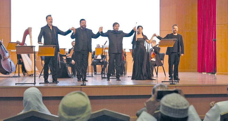 دار الأوبرا السلطانية مسقط تنقل رسالة الفن الإنسانية إلى مستشفى المسرة