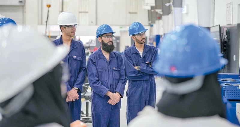 زيارة تعريفية بالممارسات والتقنيات المستخدمة فـي قطاع الطاقة والمعادن