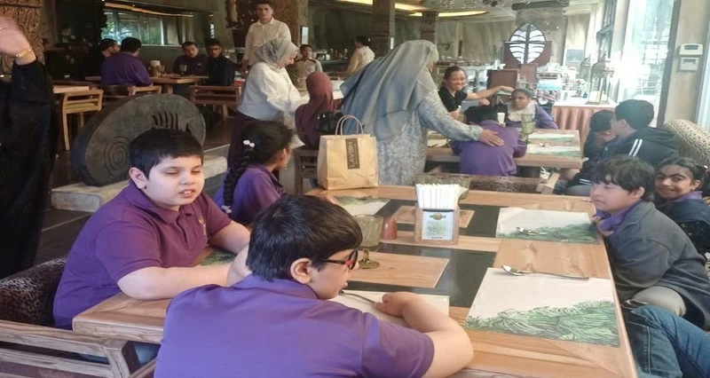 مطعم الغابات المطيرة بالقرم ويوم حافل مع الأطفال من برنامج التدخل المبكر