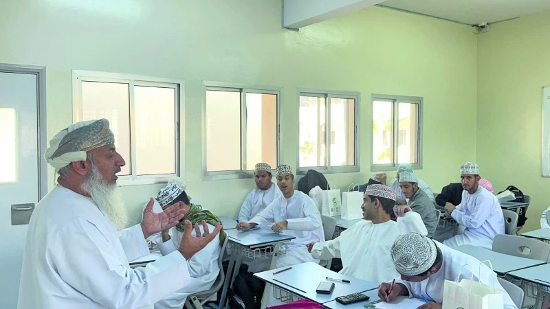 بدء فعاليات الملتقى الثاني &laquo;للزكاة والصدقات&raquo; فـي بهلاء