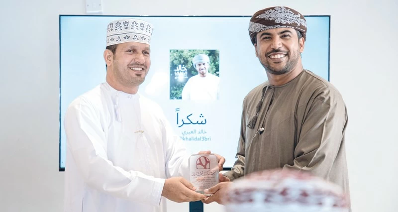 جلسة حول التسويق الذاتي بالرستاق