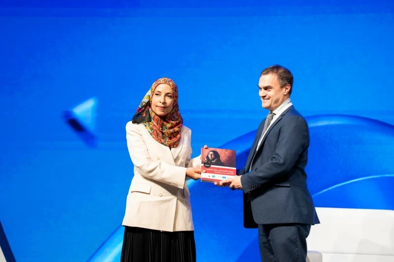 تدشين تقريرين عالميين للمعلمين والتعليم في مسقط