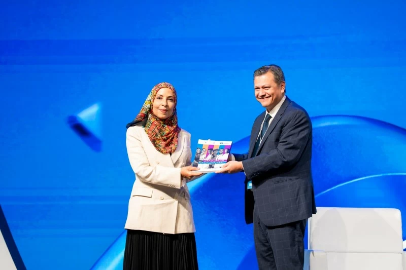 تدشين تقريرين عالميين للمعلمين والتعليم في مسقط