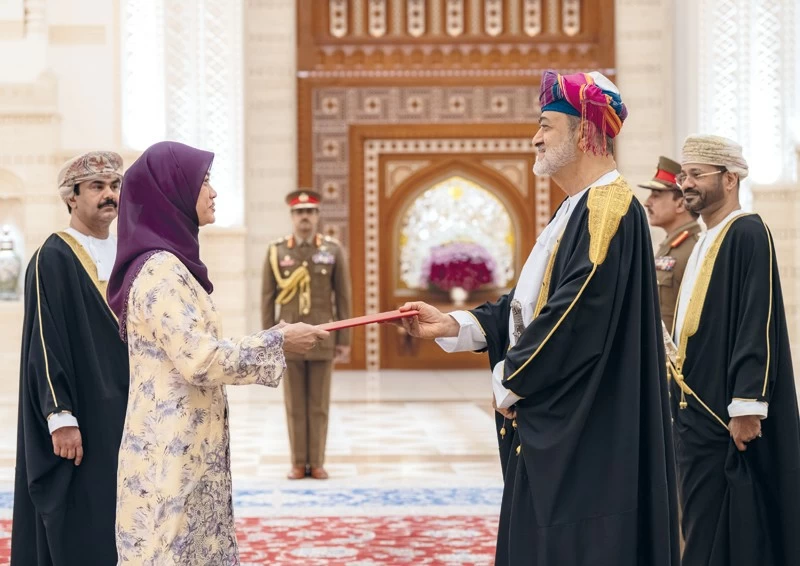 جلالة السلطان يتقبل أوراق اعتماد عدد من سفراء الدول الصديقة