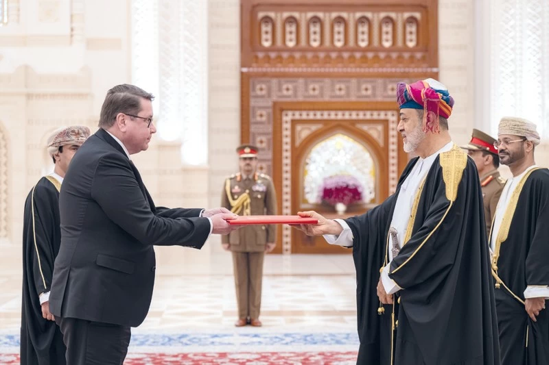 جلالة السلطان يتقبل أوراق اعتماد عدد من سفراء الدول الصديقة