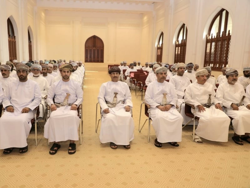 برنامج توعوي لسائقي الحافلات المدرسية في تعليمية الداخلية