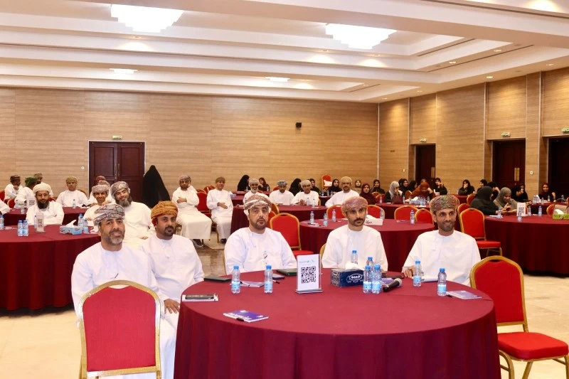 تطوير أساليب الاستجابة للشكاوى والبلاغات في 'تجاوب ' بجنوب الباطنة