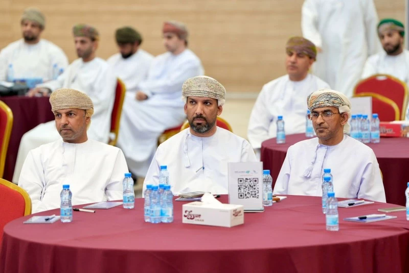 تطوير أساليب الاستجابة للشكاوى والبلاغات في 'تجاوب ' بجنوب الباطنة