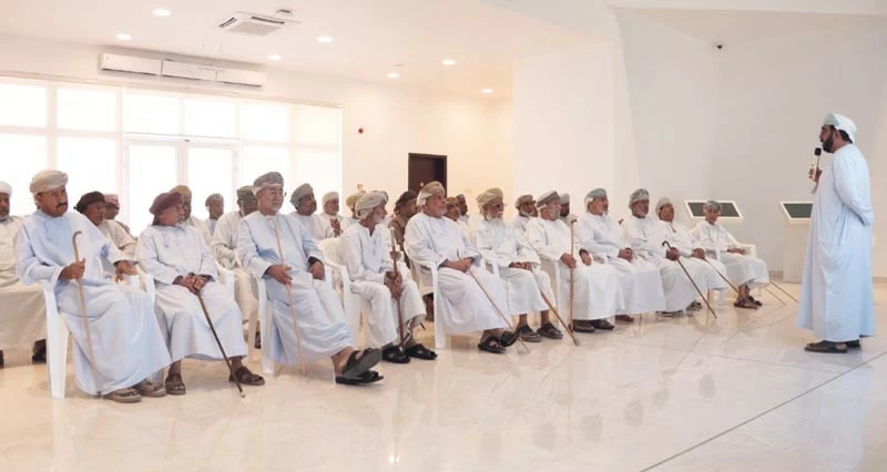 فعالية لكبار السن فـي بهلاء