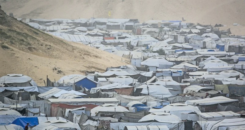 إصابات برصاص الاحتلال مع استمرار نسف المباني فـي غزة