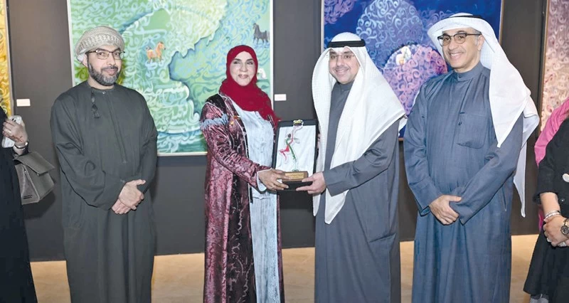 &laquo; ترانيم الحروف .. وقافية الألوان&raquo; معرض فني بالكويت للتشكيلية مريم الزدجالية