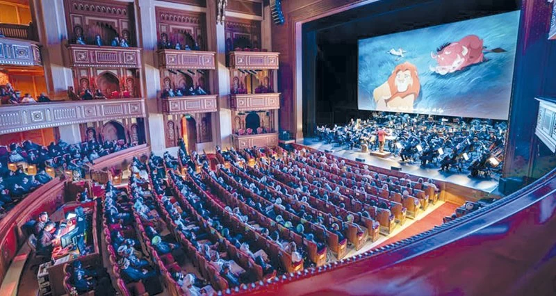 الأسد الملك يزأر فـي دار الأوبرا السلطانية مسقط