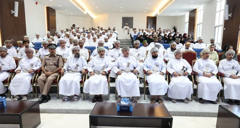 إدارة التجارة والصناعة وترويج الاستثمار بالداخلية تحتفل بيوم الصناعة العمانية