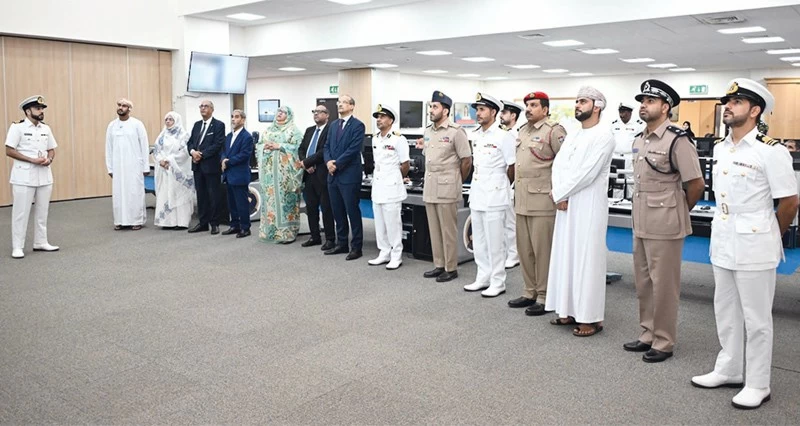 وفد موريتاني يزور مركز الأمن البحري