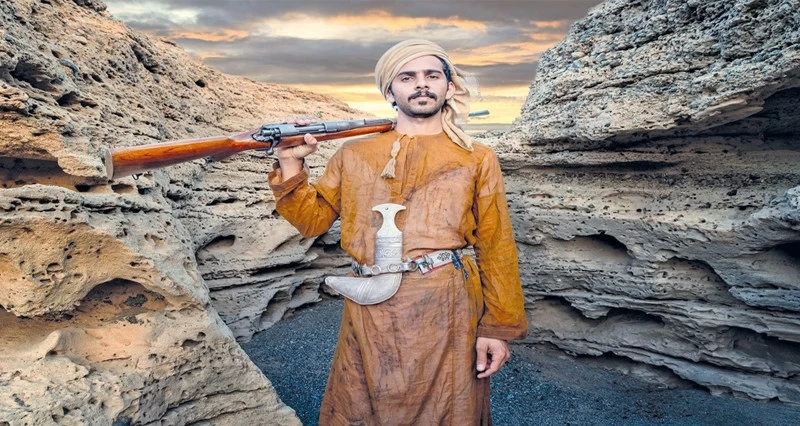 عدسة تركي الجنيبي تبرز أناقة الدشداشة العمانية التقليدية