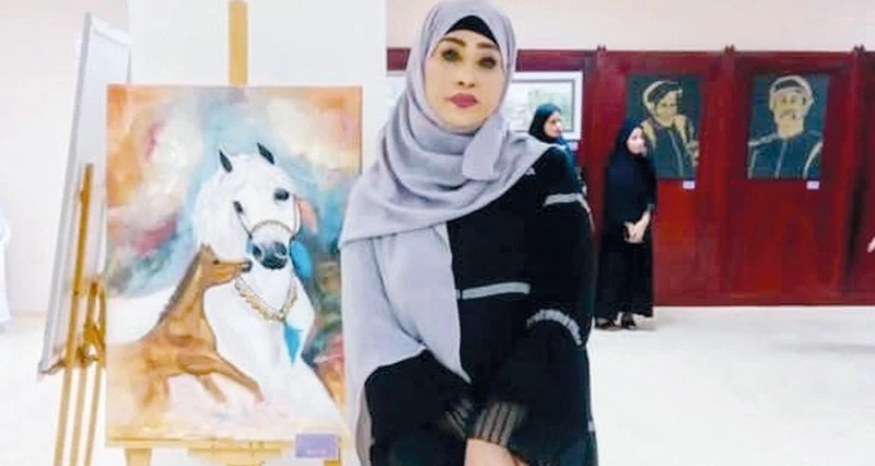 التشكيلية خديجة الفارسية: الرسم رحلة منحتني الشجاعة والإقدام والاستمرارية