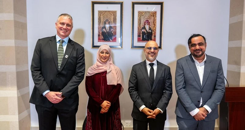 مركز السلطان قابوس الثقافـي بواشنطن يقيم حلقة نقاشية لممثلي مركز الأمانة فـي مسقط