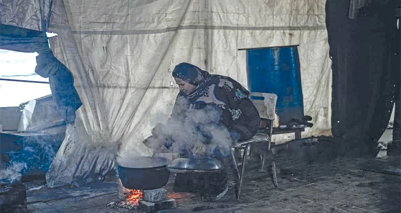 نسف منازل وغارات فـي غزة.. وتمسك فلسطيني بالأرض