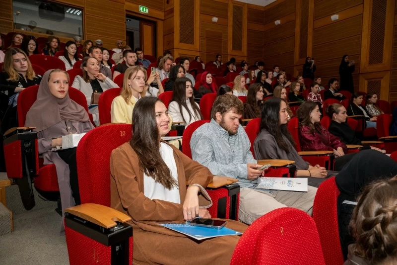 ختام برنامج اللغة العربية والثقافة العمانية في جامعة السلطان قابوس