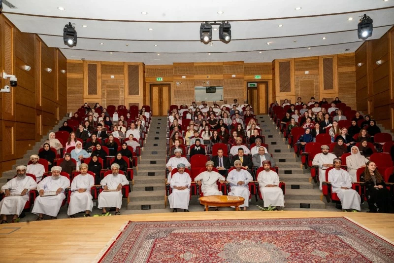 ختام برنامج اللغة العربية والثقافة العمانية في جامعة السلطان قابوس