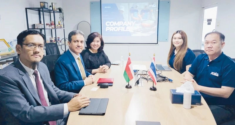 سلطنة عمان وتايلاند تبحثان فرص الاسثمار فـي مجال صناعة المنتجات السمكية