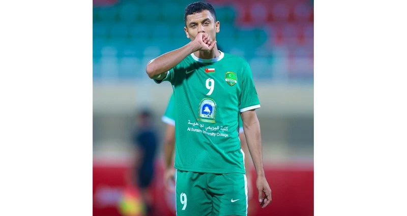 السيب يواصل عزف لحن الصدارة والشباب يلاحقه بثبات .. والنصر وصحار يتراجعان