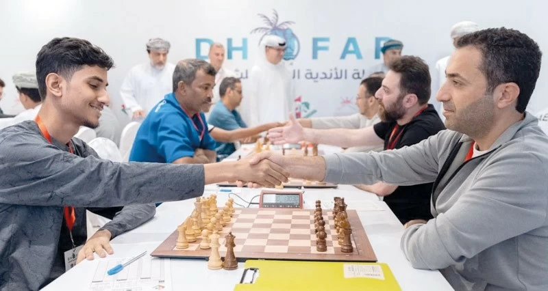 اللجنة العمانية للشطرنج تواصل حضورها لتطوير اللعبة وتأهيل الكوادر الوطنية