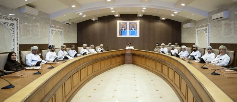 بلدي بالظاهرة يستعرض تنفيذ المشاريع الخدمية