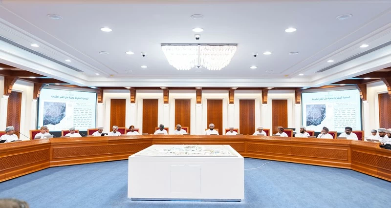 &laquo;بلدي ظفار&raquo; يناقش ضوابط تنظيم السجلات التجارية