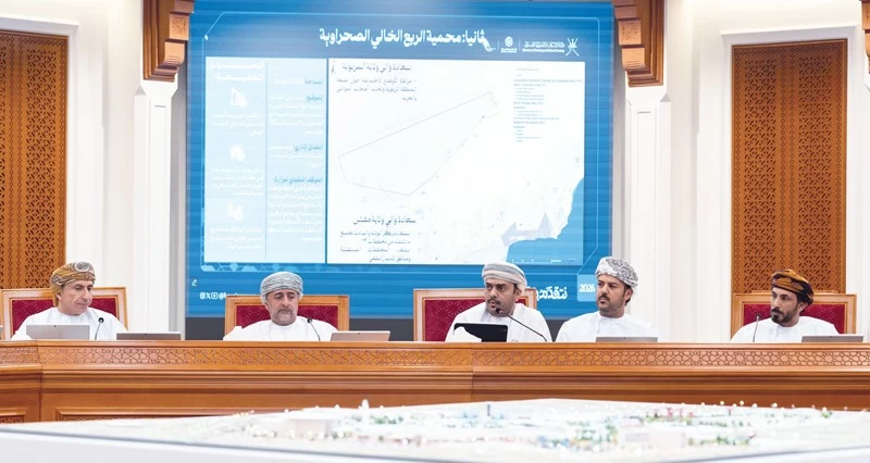 &laquo;بلدي ظفار&raquo; يناقش ضوابط تنظيم السجلات التجارية