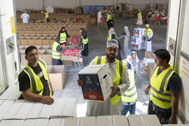 'مدائن' تنتهي من توزيع صناديق الحملة الرمضانية للمنتجات العمانية 2026