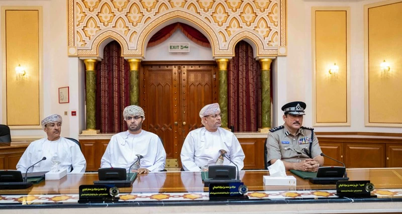 بلعرب بن هيثم يترأس اجتماع المجلس البلدي لمحافظة مسقط ويعتمد خطة عمله لعام 2026